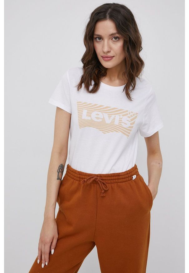 Levi's® - Levi's t-shirt bawełniany kolor biały. Okazja: na spotkanie biznesowe, na co dzień. Kolor: biały. Materiał: bawełna. Wzór: nadruk. Styl: biznesowy, casual