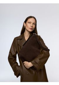 Reserved - Zamszowa torebka shopper - ciemnobrązowy. Kolor: brązowy. Materiał: zamszowe #1