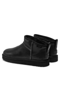 Ugg Śniegowce W Classic Ultra Mini Lthr Regen 1163490 Czarny. Kolor: czarny. Materiał: skóra