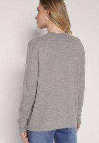 Born2be - Szary Casualowy Sweter z Wełną i Bawełną Nedalla. Okazja: na co dzień. Kolor: szary. Materiał: wełna, bawełna. Długość rękawa: długi rękaw. Długość: długie. Styl: casual #5