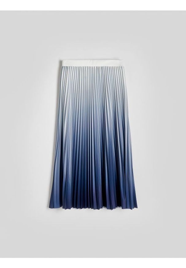 Reserved - Plisowana spódnica midi - jasnoniebieski. Kolor: niebieski. Materiał: dzianina