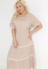 Born2be - Beżowa Rozkloszowana Sukienka Maxi Wiązana z Tyłu Zathia. Kolor: beżowy. Materiał: materiał. Wzór: ażurowy. Długość: maxi #5