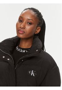 Calvin Klein Jeans Kurtka puchowa J20J222235 Czarny Relaxed Fit. Kolor: czarny. Materiał: syntetyk