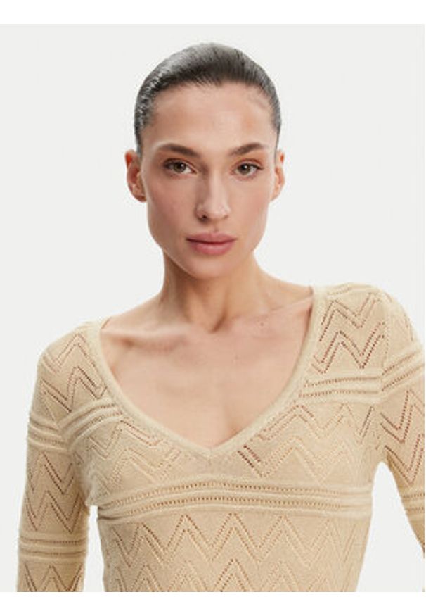 Guess Sukienka dzianinowa W5GK48 Z3E22 Beżowy Slim Fit. Kolor: beżowy. Materiał: wiskoza