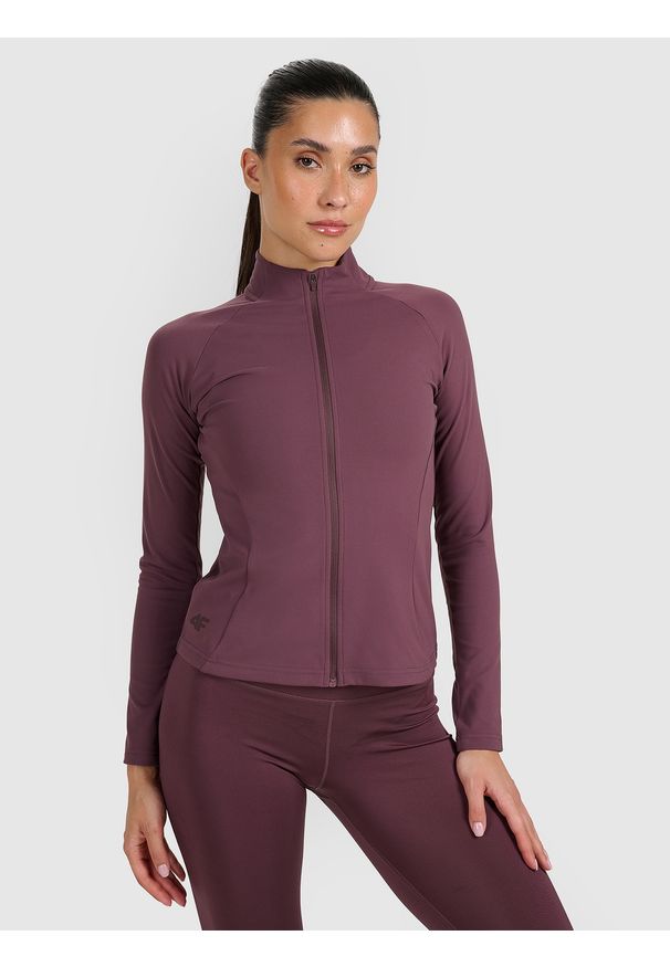 4f - 4F Bluza treningowa slim szybkoschnąca damska - brązowa M. Okazja: na co dzień. Typ kołnierza: kołnierzyk stójkowy, bez kaptura. Kolor: brązowy. Materiał: syntetyk, włókno, materiał. Długość rękawa: raglanowy rękaw. Wzór: gładki. Styl: klasyczny, sportowy, casual. Sport: fitness