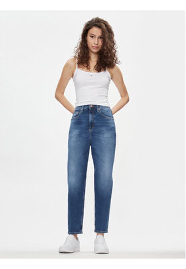 Tommy Jeans Jeansy DW0DW18318 Niebieski Mom Fit. Kolor: niebieski