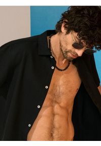 Sinsay - Bawełniana koszula z krótkim rękawem - czarny. Kolor: czarny. Materiał: bawełna. Długość rękawa: krótki rękaw. Długość: krótkie #1