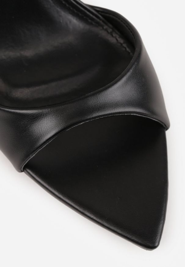 Renee - Czarne Eleganckie Sandały w Szpic na Szpilce ze Sprzączką Murierah. Okazja: na imprezę, na co dzień. Zapięcie: sprzączka. Kolor: czarny. Materiał: jeans. Obcas: na szpilce. Styl: elegancki