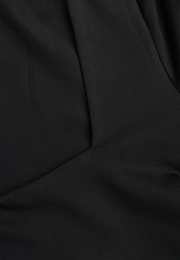 Renee - Czarna Bluzka Cilelle. Typ kołnierza: dekolt kwadratowy. Kolor: czarny. Materiał: wiskoza, jeans, dzianina, satyna. Długość rękawa: krótki rękaw. Długość: krótkie. Wzór: jednolity