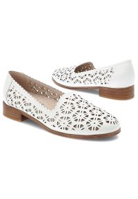 Białe Baleriny S.Barski Stylowe Skórzane Obuwie Damskie. Okazja: na co dzień. Kolor: biały. Materiał: skóra. Szerokość cholewki: normalna. Wzór: ażurowy. Obcas: na obcasie. Styl: elegancki. Wysokość obcasa: średni #4