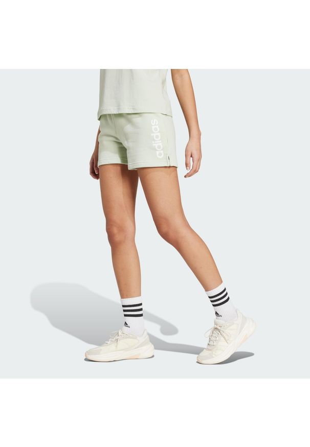 Adidas - Essentials Linear French Terry Shorts. Kolor: zielony