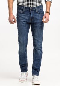 Spodnie Męskie Jeansowe Mustang Vegas Slim Denim Blue 1015045 5000 883, W33 L34. Okazja: na co dzień, na spotkanie biznesowe. Długość: długie. Styl: biznesowy, klasyczny, casual #1