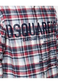 DSQUARED2 - Logowana koszula w kratę. Kolor: czerwony. Materiał: bawełna. Długość rękawa: długi rękaw. Długość: długie. Wzór: nadruk