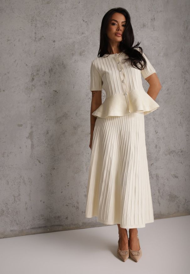 Renee - Beżowy Komplet z Wiskozą Bluzka z Guzikami i Baskinką i Spódnica Narinna. Kolor: beżowy. Materiał: wiskoza