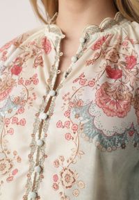 Born2be - Zielona Koszula w Kwiaty ze Stójką Feliana. Okazja: na co dzień. Typ kołnierza: kołnierzyk stójkowy. Kolor: zielony. Materiał: jeans. Wzór: kwiaty. Styl: casual, klasyczny, elegancki #3