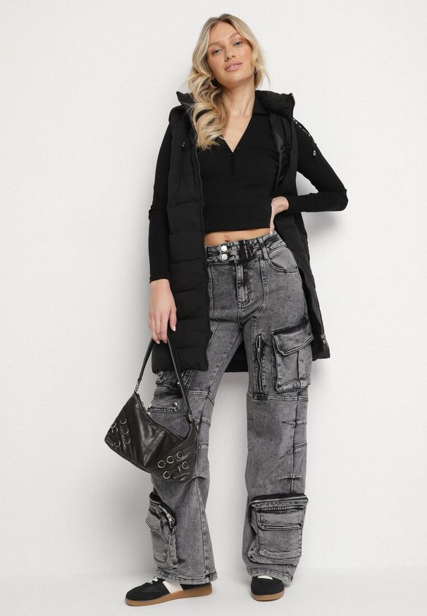 Born2be - Czarna Pikowana Kamizelka z Odpinanym Kapturem na Suwak Wykończona Sznurkami Zeneria. Okazja: na co dzień. Kolor: czarny. Styl: elegancki, casual