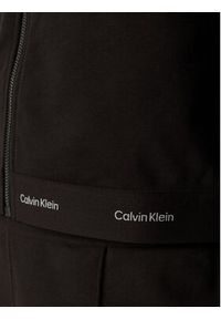 Calvin Klein Jeans Bluza LV047G252G Brązowy ciemny Cropp Fit. Kolor: brązowy. Materiał: bawełna #4
