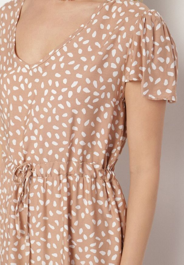 Born2be - Beżowa Sukienka z Bawełną i Geometrycznym Wzorem Lunavella. Okazja: na co dzień, na spacer. Kolor: beżowy. Materiał: bawełna. Wzór: geometria. Sezon: lato. Typ sukienki: proste. Styl: casual, elegancki