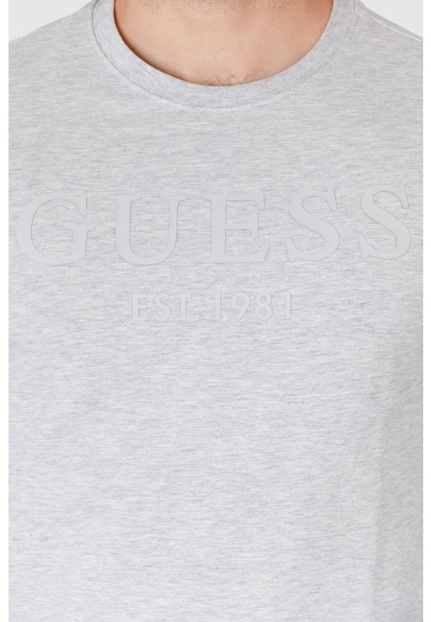 Guess - GUESS Szara bluza męska z logo. Kolor: szary. Wzór: aplikacja
