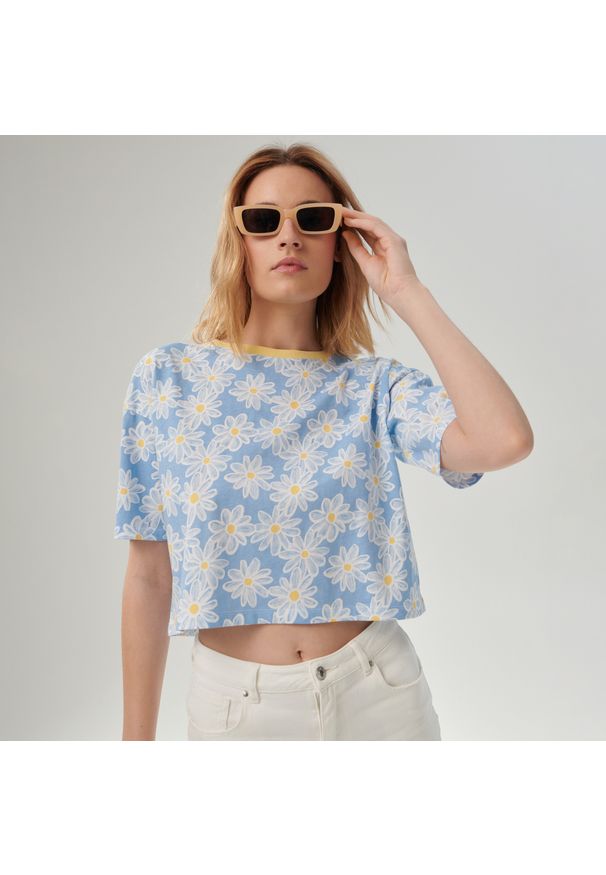 Sinsay - Crop top w kwiaty - Wielobarwny. Wzór: kwiaty