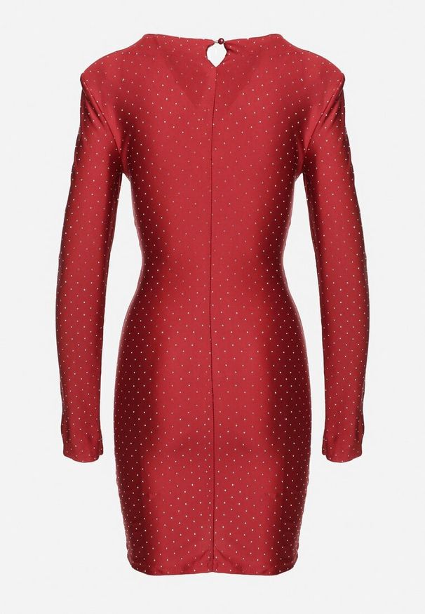 Born2be - Bordowa Koktajlowa Sukienka z Marszczeniem Cyrkoniami i Usztywnionymi Miseczkami Zozirina. Okazja: na co dzień. Kolor: czerwony. Typ sukienki: dopasowane. Styl: wizytowy