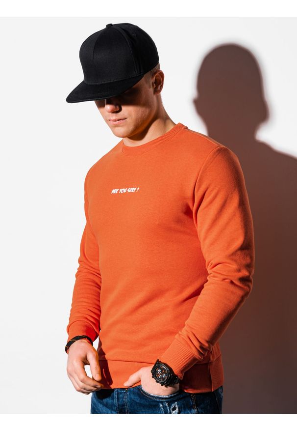 Ombre Clothing - Bluza męska bez kaptura z nadrukiem B1215 - pomarańczowa - XXL. Typ kołnierza: bez kaptura. Kolor: pomarańczowy. Materiał: bawełna, poliester. Wzór: nadruk