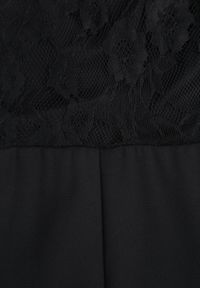 Born2be - Czarny Elegancki Kombinezon VICES z Koronkową Górą i Rozszerzanymi Nogawkami Talinoe. Okazja: na randkę, do pracy, na wesele, na spotkanie biznesowe, na ślub cywilny. Kolor: czarny. Materiał: koronka. Wzór: koronka. Sezon: lato. Styl: elegancki #3