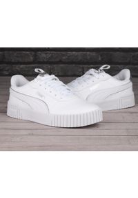 Buty do chodzenia damskie Puma 02 Carina 2.0 Pop Up. Zapięcie: sznurówki. Kolor: biały. Materiał: syntetyk, materiał. Szerokość cholewki: normalna. Sport: turystyka piesza