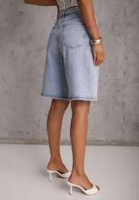 Renee - Jasnoniebieskie Jeansowe Szorty Casual Typu Jorts High Waits z Bawełny Nysalina. Okazja: na co dzień. Stan: podwyższony. Kolor: niebieski. Materiał: jeans, bawełna. Styl: casual #5