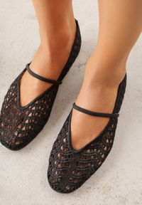 Renee - Czarne Balerinki Mary Jane z Ażurową Cholewką Imitującą Plecionkę Timina. Zapięcie: bez zapięcia. Kolor: czarny. Szerokość cholewki: normalna. Wzór: ażurowy. Sezon: wiosna. Styl: boho #8