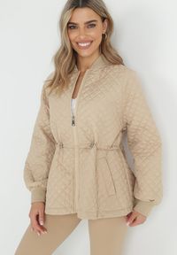 Born2be - Beżowa Kurtka Pikowana Bomberka Ellieanna. Kolor: beżowy. Styl: elegancki #1