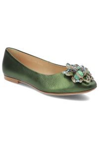 Zielone Baleriny Armodo Eleganckie Obuwie Damskie Ze Skóry Naturalnej. Kolor: zielony. Materiał: skóra. Wzór: aplikacja. Obcas: na obcasie. Styl: elegancki. Wysokość obcasa: niski