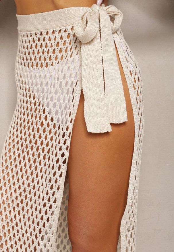 Renee - Beżowa Ażurowa Spódnica High Waist Wiązana z Boku w Pasie Vikiarria. Stan: podwyższony. Kolor: beżowy. Wzór: ażurowy