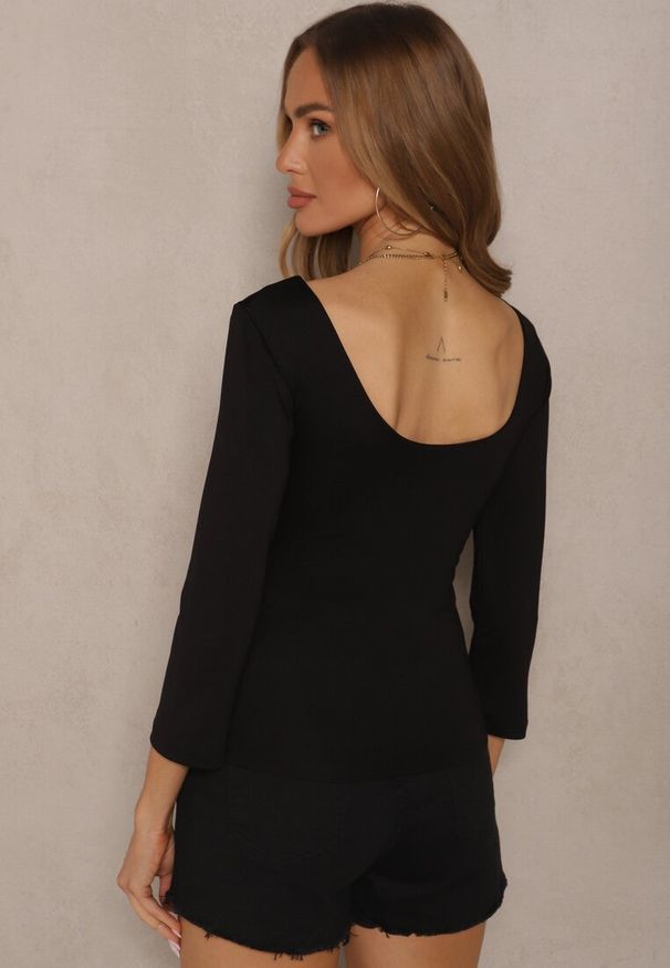 Renee - Czarna Bluzka z Wiskozą z Dekoltem Typu Łódka Sopellia. Okazja: na co dzień. Kolor: czarny. Materiał: wiskoza. Styl: klasyczny, elegancki, casual