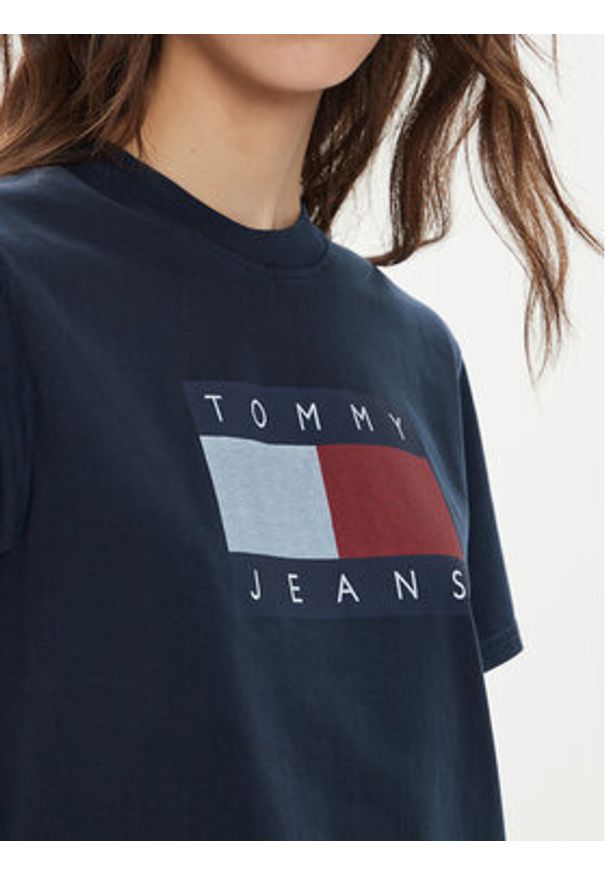 Tommy Jeans T-Shirt Flag DW0DW18629 Granatowy Boxy Fit. Kolor: niebieski. Materiał: bawełna