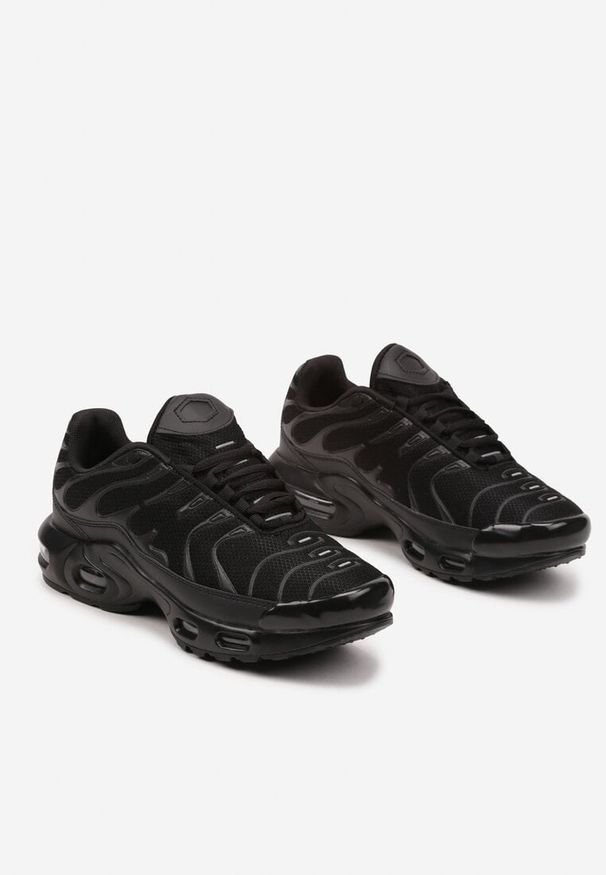 Born2be - Czarne Buty Sportowe Sneakersy Ozdobione Tłoczeniem Zalirae. Kolor: czarny. Materiał: dresówka. Wzór: aplikacja