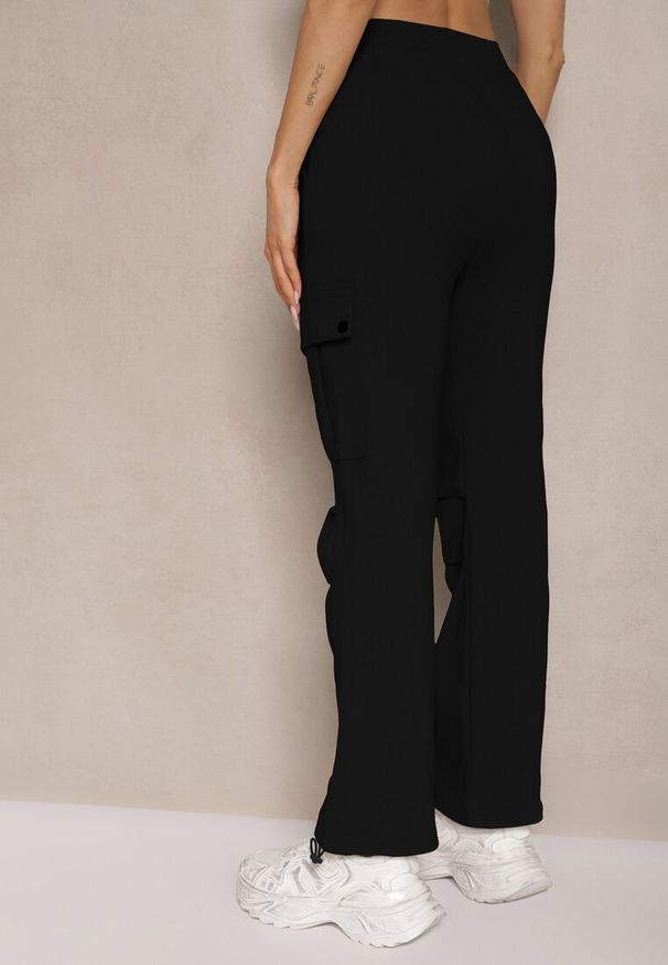 Renee - Czarne Spodnie Cargo z Bawełną High Waist Evianirae. Okazja: na co dzień. Stan: podwyższony. Kolor: czarny. Materiał: bawełna. Styl: casual