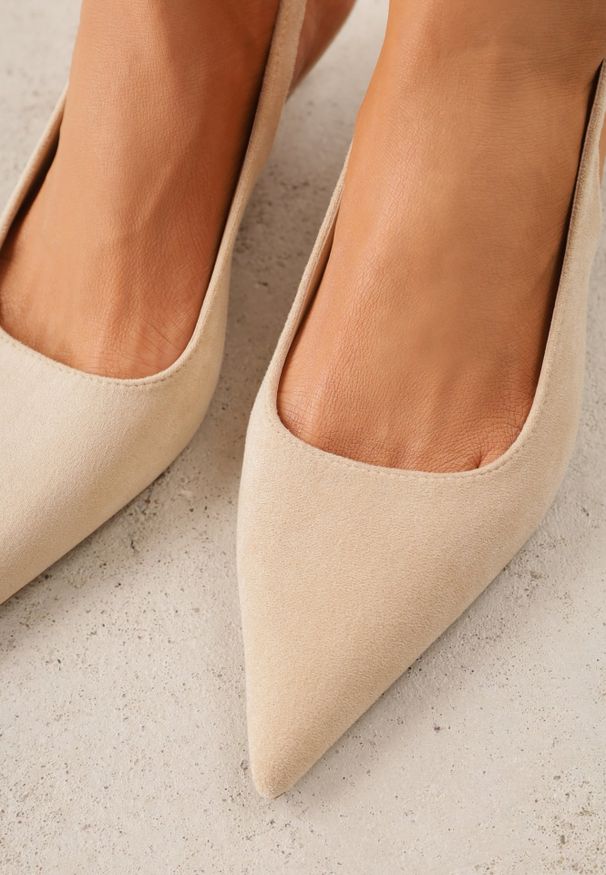 Renee - Beżowe Sandały Slingback na Szpilce Kaczuszce Vetilia. Okazja: na co dzień. Zapięcie: sprzączka. Kolor: beżowy. Materiał: jeans. Sezon: wiosna. Obcas: na szpilce. Styl: elegancki, klasyczny, casual