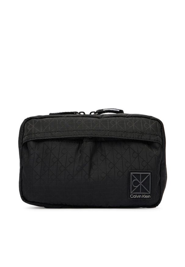 Calvin Klein Kosmetyczka Emblem Aop Washbag LV04D1208G Czarny. Kolor: czarny. Materiał: materiał