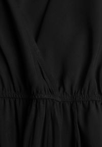 Renee - Czarny Kombinezon Valia. Kolor: czarny. Materiał: wiskoza, tkanina. Długość rękawa: bez rękawów. Długość: długie. Wzór: jednolity. Styl: elegancki #8