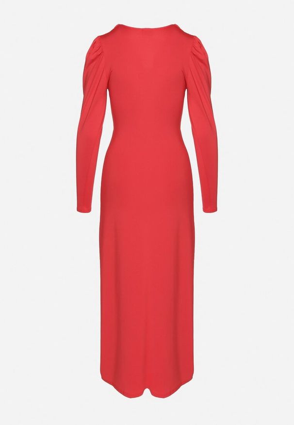 Born2be - Czerwona Elegancka Sukienka Kopertowa Ozdobiona Marszczeniami Zainara. Okazja: na imprezę, na spotkanie biznesowe. Typ kołnierza: dekolt kopertowy. Kolor: czerwony. Długość rękawa: długi rękaw. Wzór: aplikacja. Typ sukienki: kopertowe. Styl: elegancki