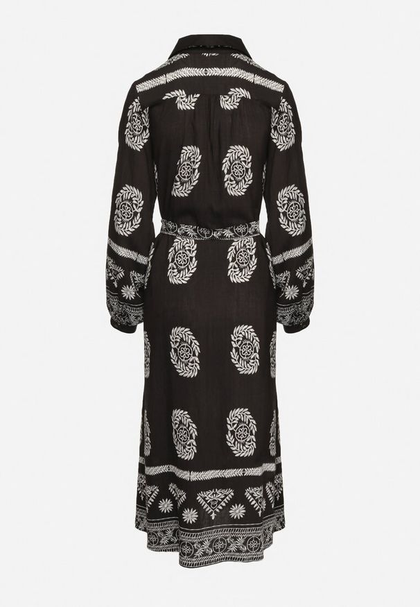 Born2be - Czarna Koszulowa Sukienka Ozdobiona Ornamentalnym Wzorem z Wiązanym Paskiem Roriola. Okazja: na co dzień, do pracy. Kolor: czarny. Materiał: skóra, wiskoza, tkanina. Wzór: aplikacja. Typ sukienki: koszulowe. Styl: klasyczny, casual, elegancki