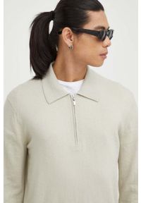 TIGER OF SWEDEN - Tiger Of Sweden sweter wełniany męski kolor beżowy lekki. Kolor: beżowy. Materiał: wełna. Długość rękawa: długi rękaw. Długość: krótkie #4