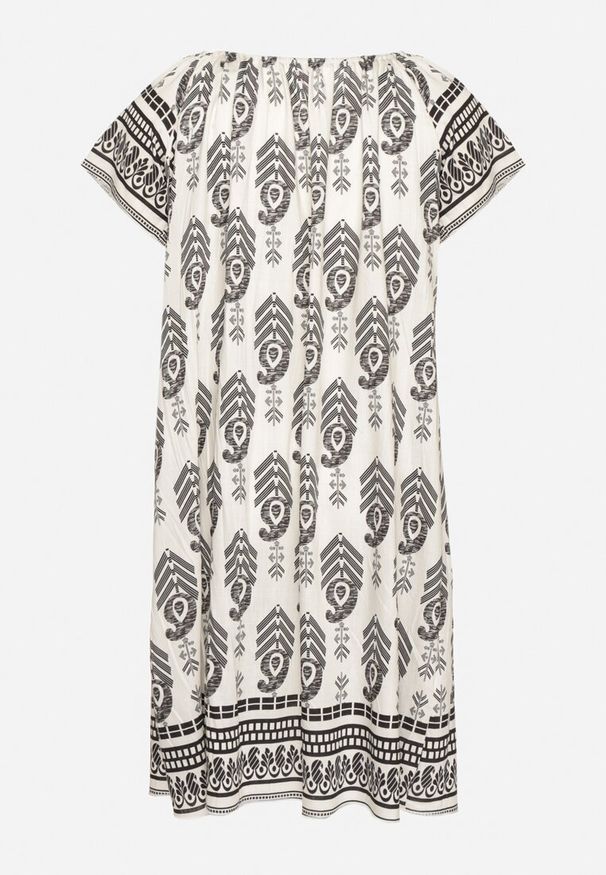 Born2be - Czarna Wiskozowa Sukienka ze Wzorem Boho Ellivra. Okazja: na co dzień. Kolor: czarny. Materiał: wiskoza. Wzór: aplikacja. Styl: boho
