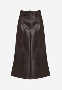 Born2be - Brązowa Spódnica Ołówkowa z Imitacji Skóry z Paskiem z Dużą Klamrą Rewedia. Okazja: na spotkanie biznesowe, do pracy, na co dzień. Kolor: brązowy. Materiał: skóra. Styl: casual, klasyczny, biznesowy #2