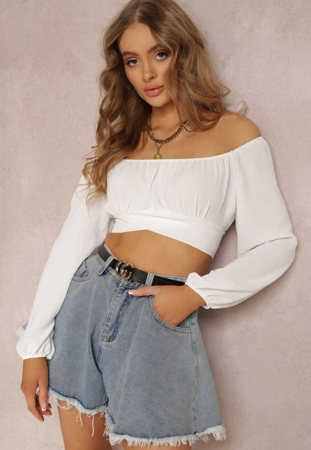 Renee - Niebieskie Szorty Jeansowe o Luźnym Kroju z Paskiem z Klamrą Eleda. Okazja: na co dzień. Kolor: niebieski. Materiał: jeans. Sezon: wiosna, lato. Styl: casual, elegancki