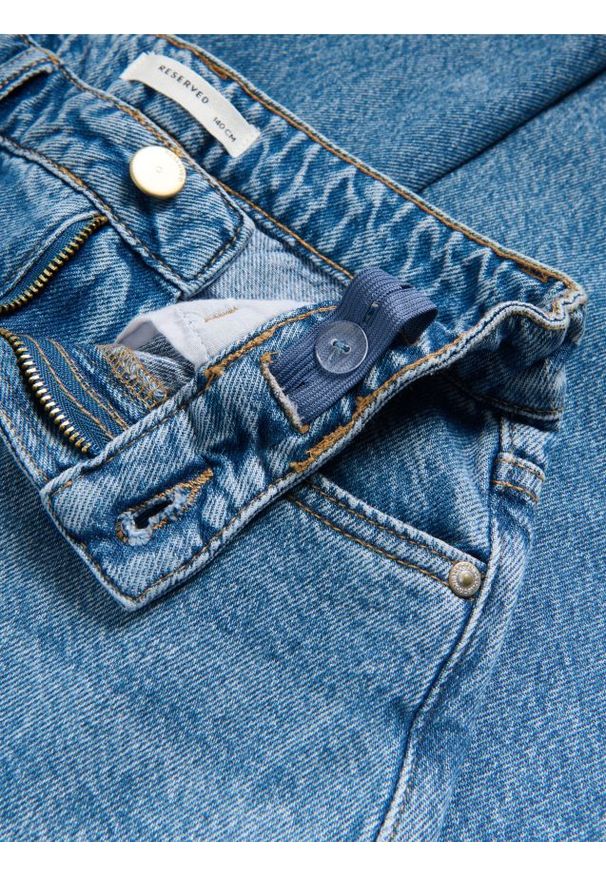 Reserved - Jeansy straight fit - niebieski. Kolor: niebieski