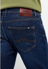 Mustang - Męskie Spodnie Jeansowe MUSTANG Oregon Slim Denim Blue 1015865 5000 801. Okazja: na co dzień. Stan: obniżony. Styl: wizytowy, casual, klasyczny #4