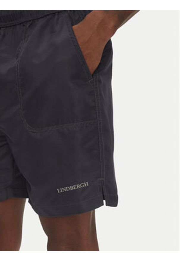 Lindbergh Szorty kąpielowe 30-505056 Granatowy Relaxed Fit. Kolor: niebieski. Materiał: syntetyk