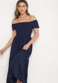 Born2be - Granatowa Rozkloszowana Sukienka z Dekoltem Typu Hiszpanka z Marszczeniem Lumorice. Okazja: na co dzień. Typ kołnierza: dekolt hiszpanka. Kolor: niebieski. Styl: casual, elegancki #5